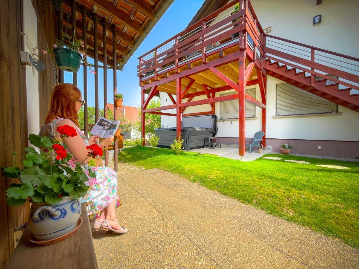 Gîte du Silberwald charmant gîte avec spa - jacuzzi , accès privatif Stosswihr Esterno foto